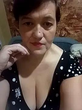 Caramellove8877 on StripChat