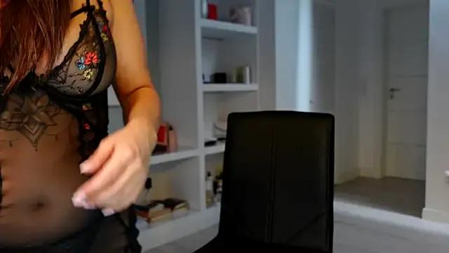 carla_italian on StripChat