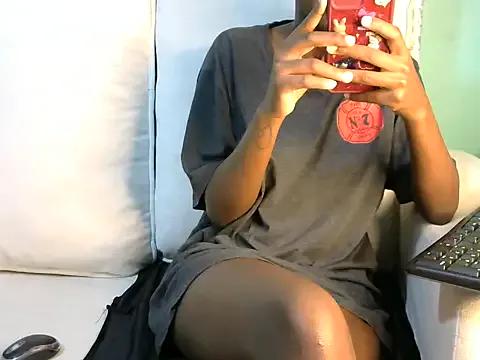 Caryyyl on StripChat