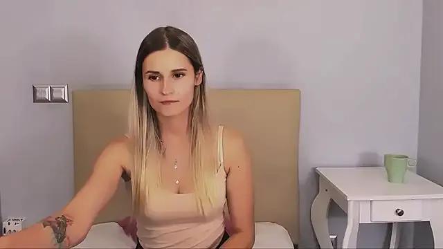 CatrinAmore on StripChat