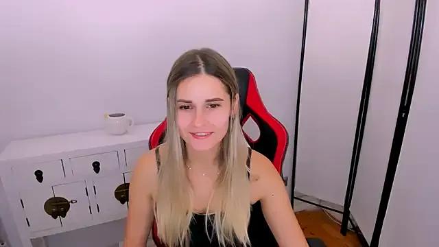 CatrinAmore on StripChat