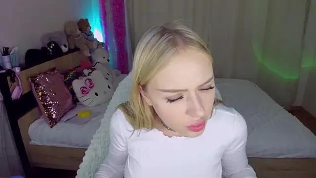 CeaneLino on StripChat