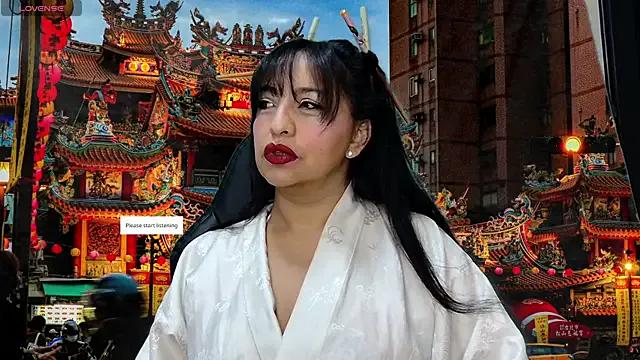 Chanel_milff_ on StripChat