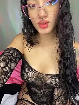 charlotte_9999 on StripChat