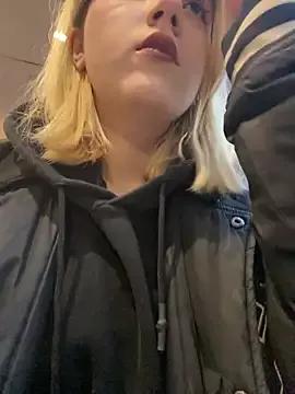 Cherry___Blossom on StripChat