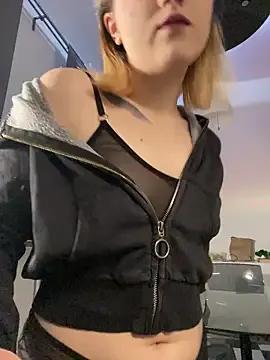 Cherry___Blossom on StripChat