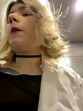 Cherry___Blossom on StripChat