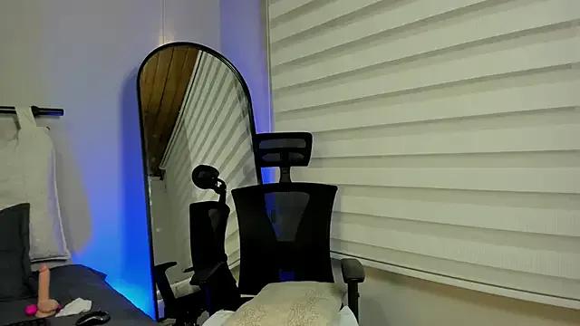 cherry_bunnyx on StripChat