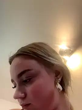 CherryEmmy on StripChat