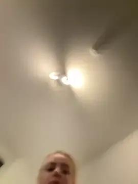 CherryEmmy on StripChat