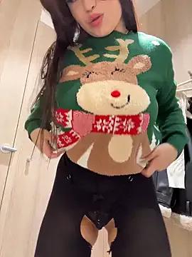 Chloe__Moon — Confuse me with BUZZZ among people