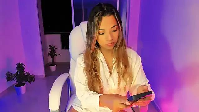 Chloe_Rain on StripChat