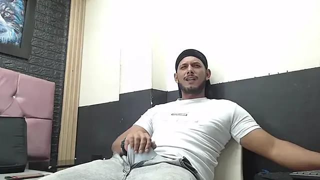 Chris_Dick23 on StripChat