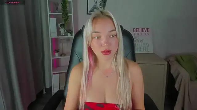 Christy_Little on StripChat