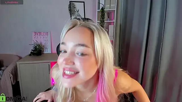 Christy_Little on StripChat