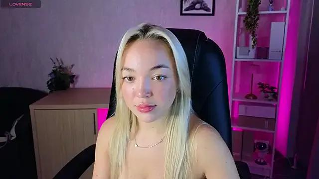 Christy_Little on StripChat