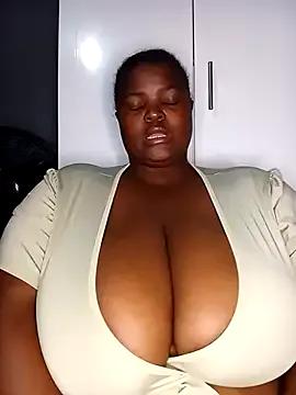 Chubbymommy201 on StripChat