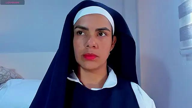 ClaraMariaMon on StripChat