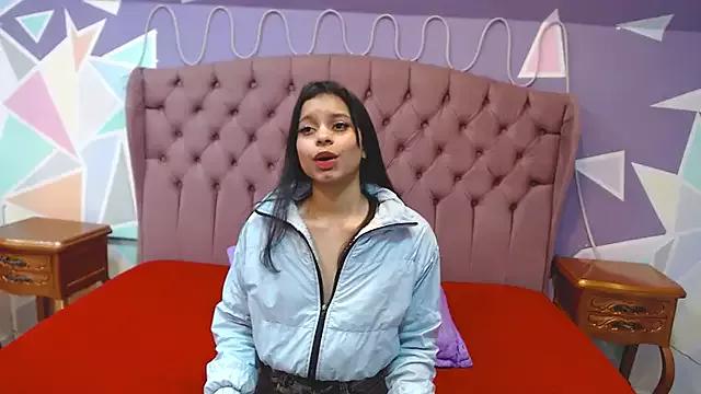 CloeyGraweing on StripChat