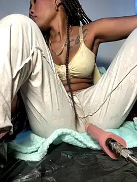 coral1727 on StripChat