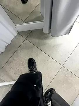 CrazzyChicks on StripChat