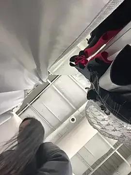 CrazzyChicks on StripChat