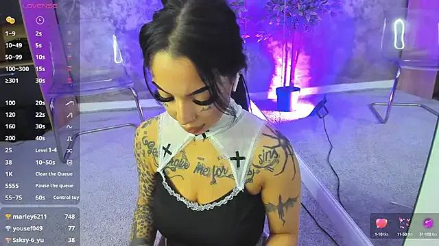 CreamyInkky_ on StripChat