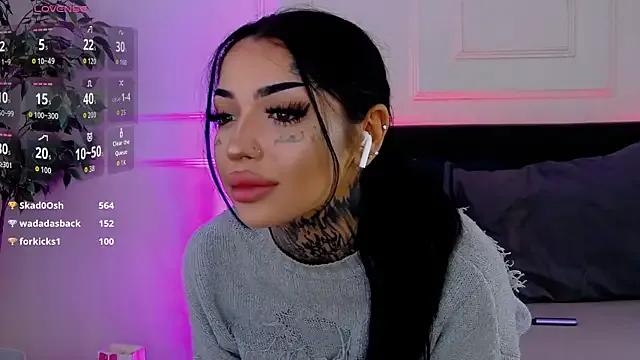 CreamyInkky_ on StripChat