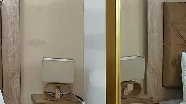 CristalLoren on StripChat