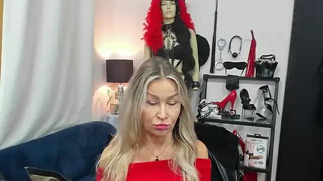 crystaLUX on StripChat