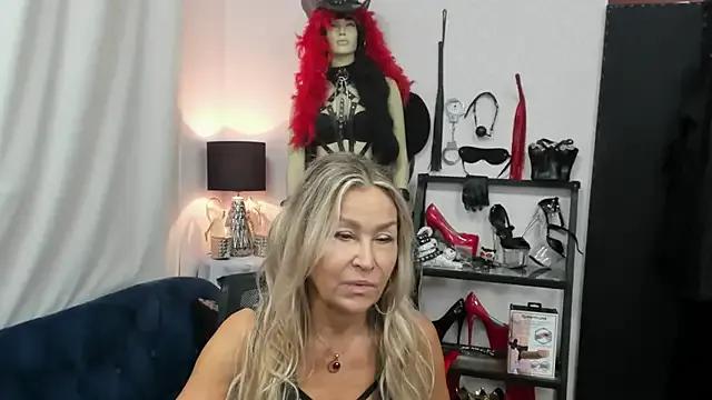 crystaLUX on StripChat