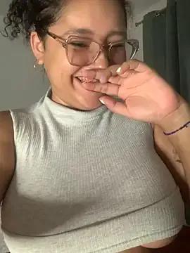 CurlyGirl_1 on StripChat