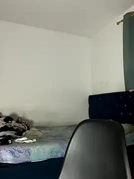 CurlyGirl_1 on StripChat