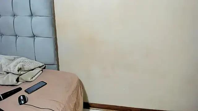 curveAss222 on StripChat