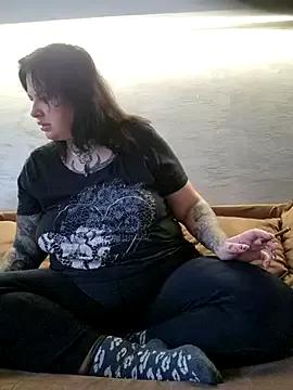 CurvyyAnna on StripChat