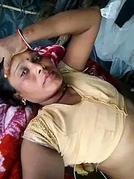 cute_diya_12 on StripChat