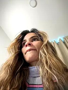 cuteluci_ on StripChat