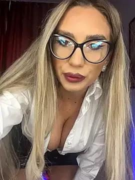 DalidaSelena on StripChat