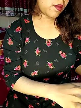 Dayna-36 on StripChat