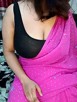 Dayna-36 on StripChat