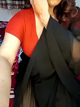 Dayna-36 on StripChat