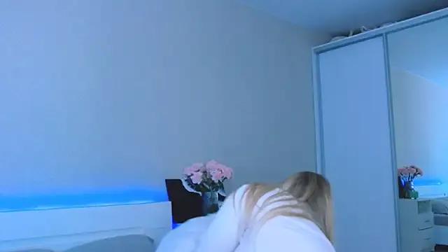 DIANAxxxDIAMOND on StripChat