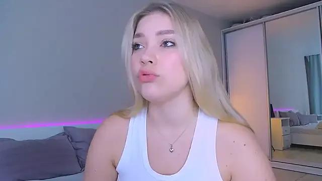 DIANAxxxDIAMOND on StripChat