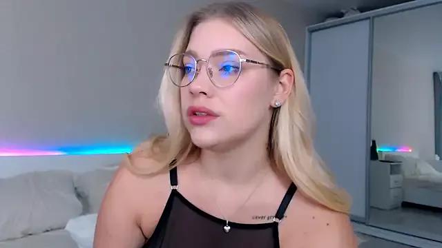 DIANAxxxDIAMOND on StripChat