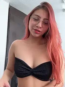 Dirty-Bunnyyy on StripChat