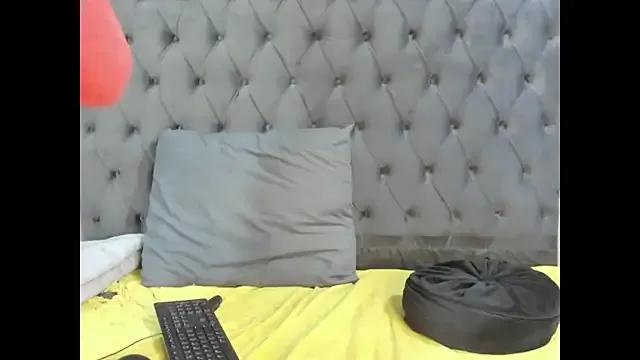 DIRTYTALKINQUEEN on StripChat