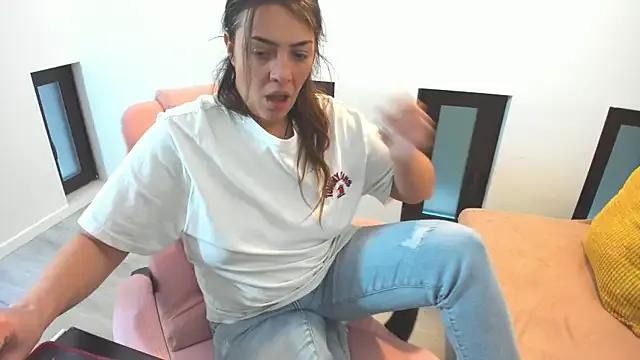 Dyana_Kaylinn on StripChat