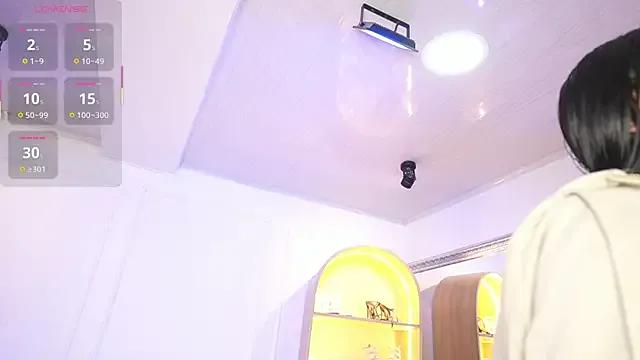 elasummer on StripChat