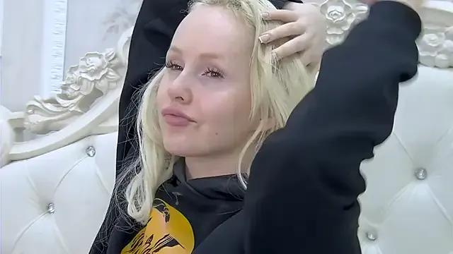 EllieFrosty_ on StripChat