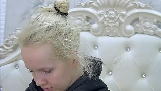 EllieFrosty_ on StripChat